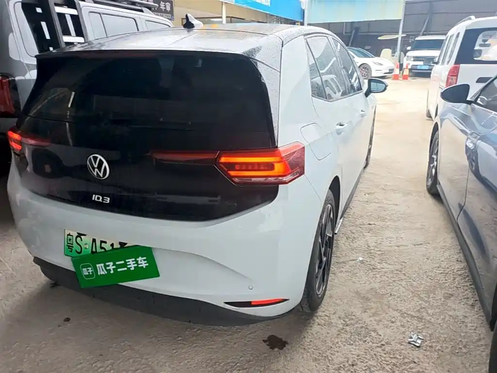 Volkswagen ID.3 2023 Upgraded Pure Intelligence Edition фото 8