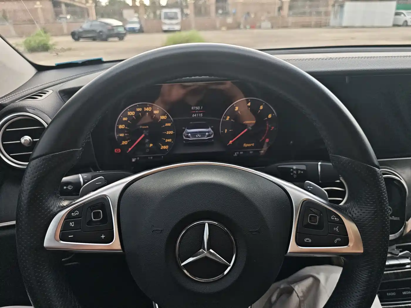 Mercedes-Benz E-Class 2016 E 200 L Sport Type фото 19