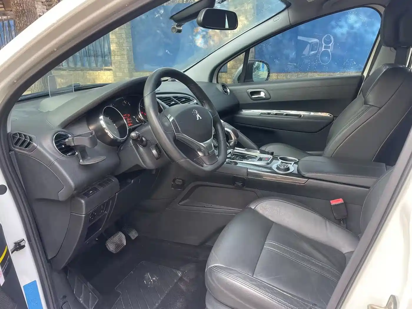 Peugeot 3008 2013 2.0L Automatic Classic Edition фото 5