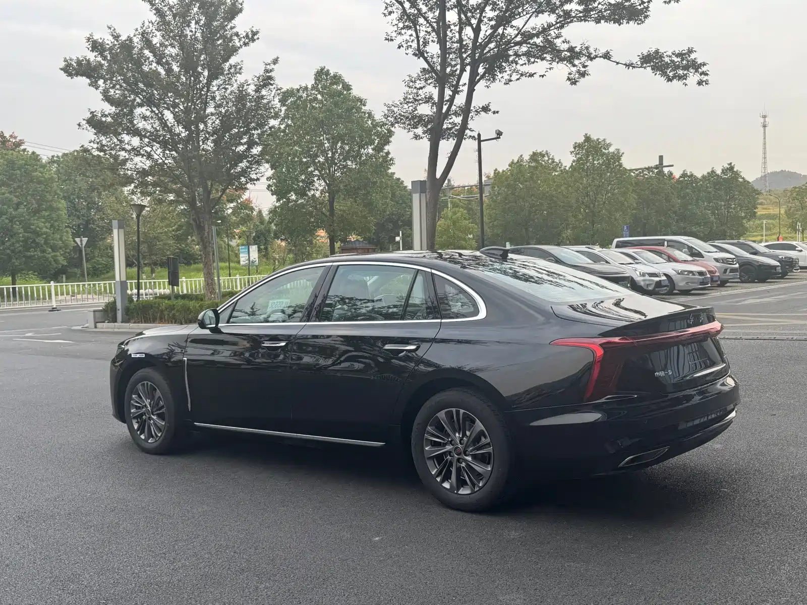 Photo 7 - Hongqi H5