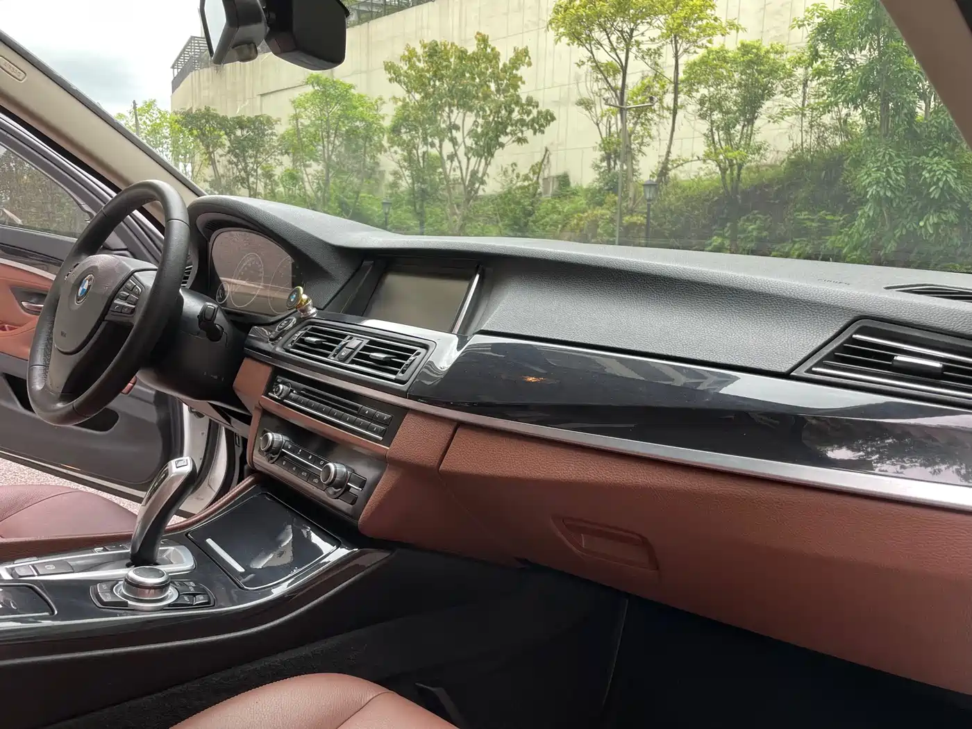 BMW 5 Series 2014 520Li Elegance фото 15