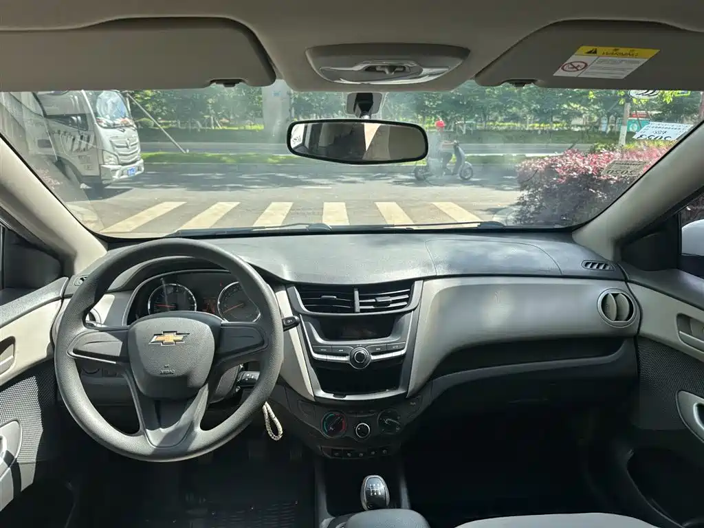 Chevrolet Sail 2015 Sail 3 1.3L Manual Ideal Edition фото 5