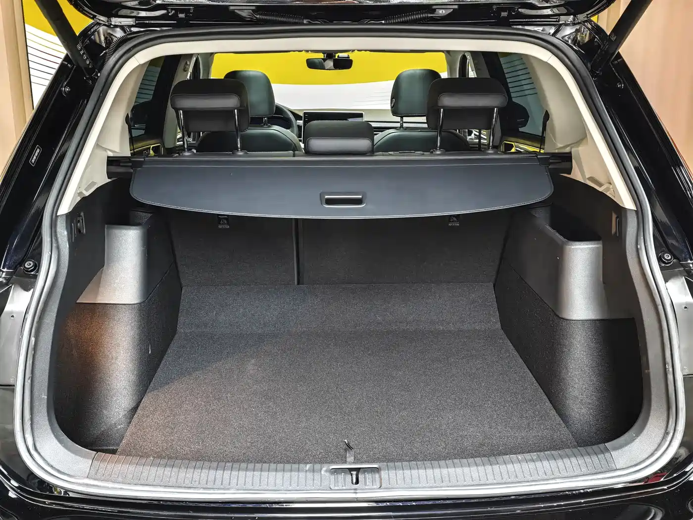 Volkswagen Tiguan L 2025 2024 Outstanding 330TSI Auto 2WD R-Line Dragon Glory Edition
