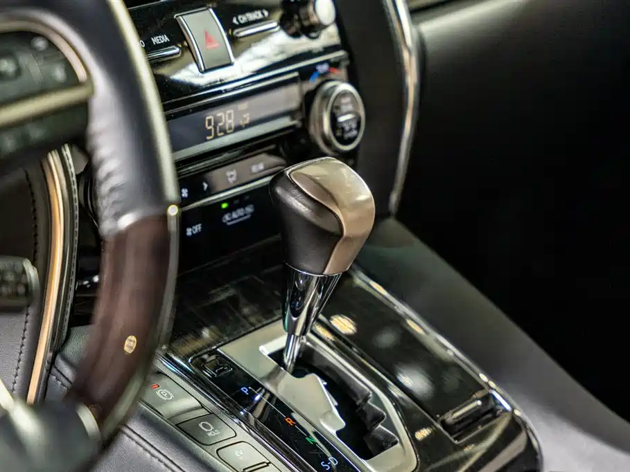 LEXUS LM