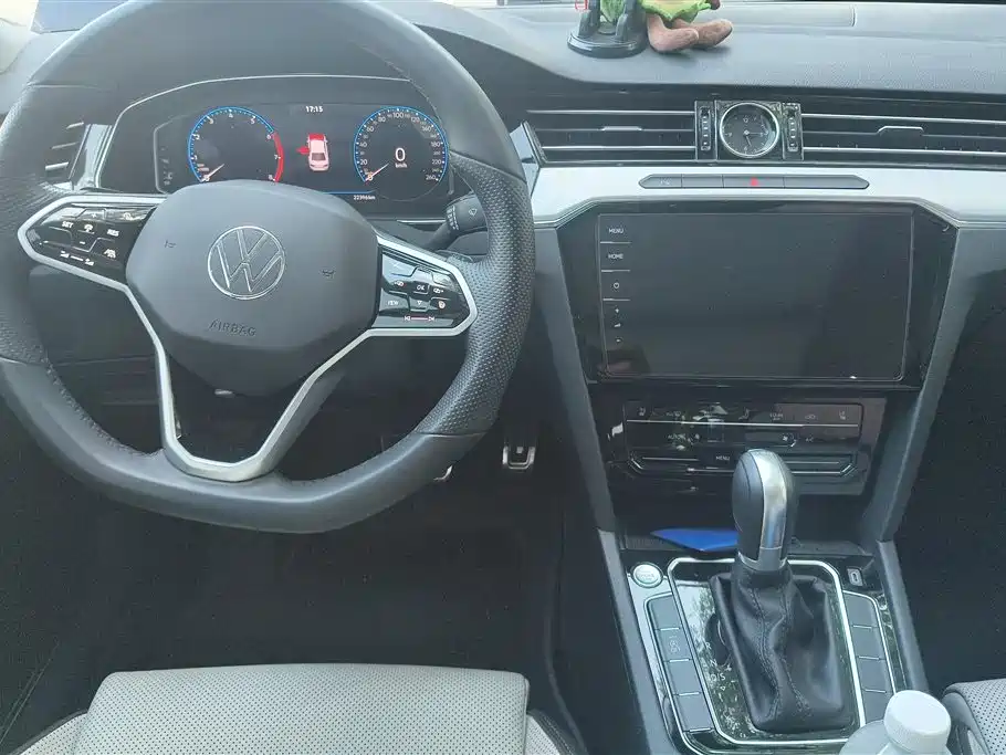 Volkswagen Magotan 2025 Popular Edition 330TSI DSG Luxury фото 12