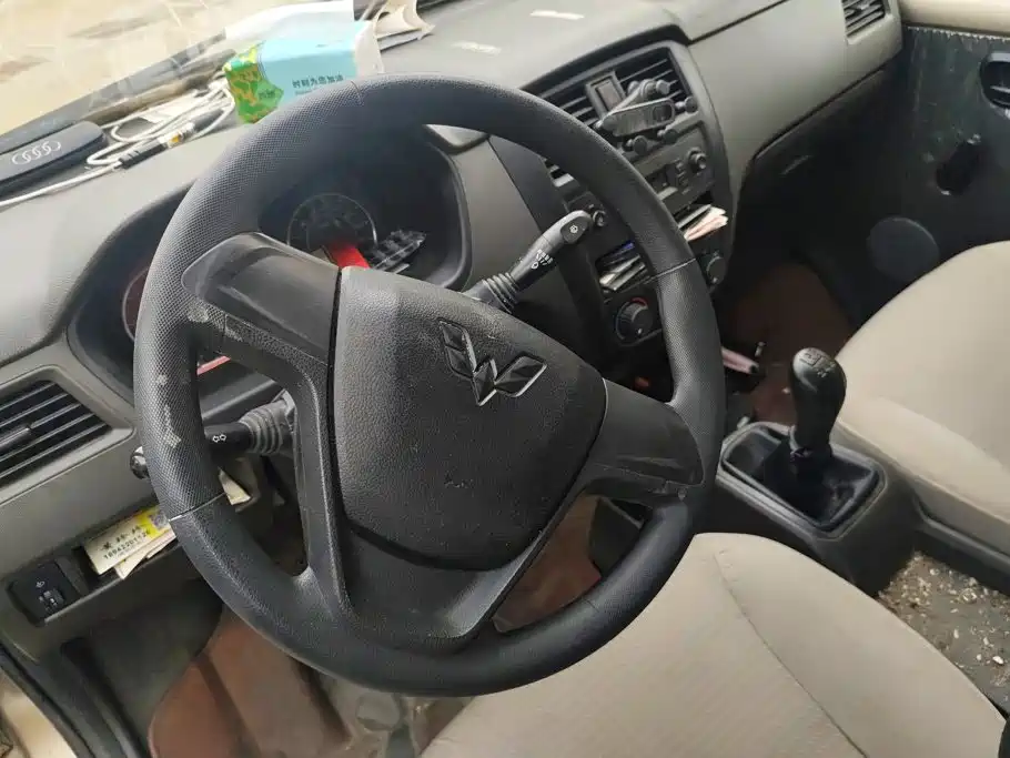Wuling Motors Wuling Rongguang S 2023 2023 1.5L Base 5/7 Seater