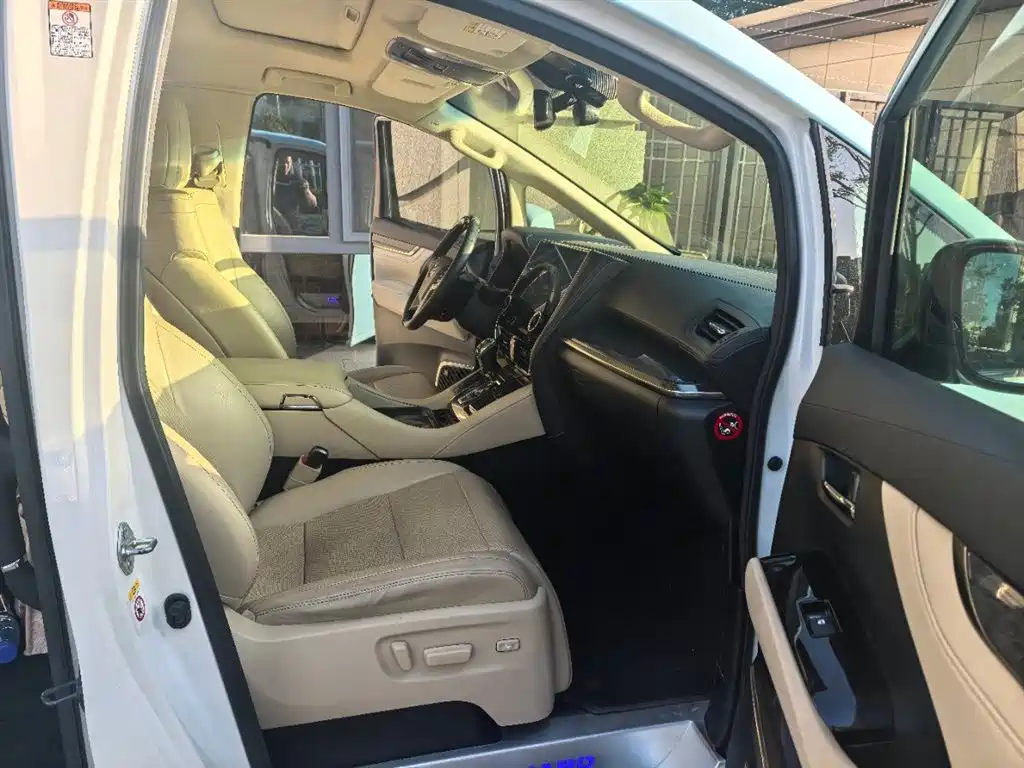Toyota Alphard 2015 3.5L Luxury Edition фото 6