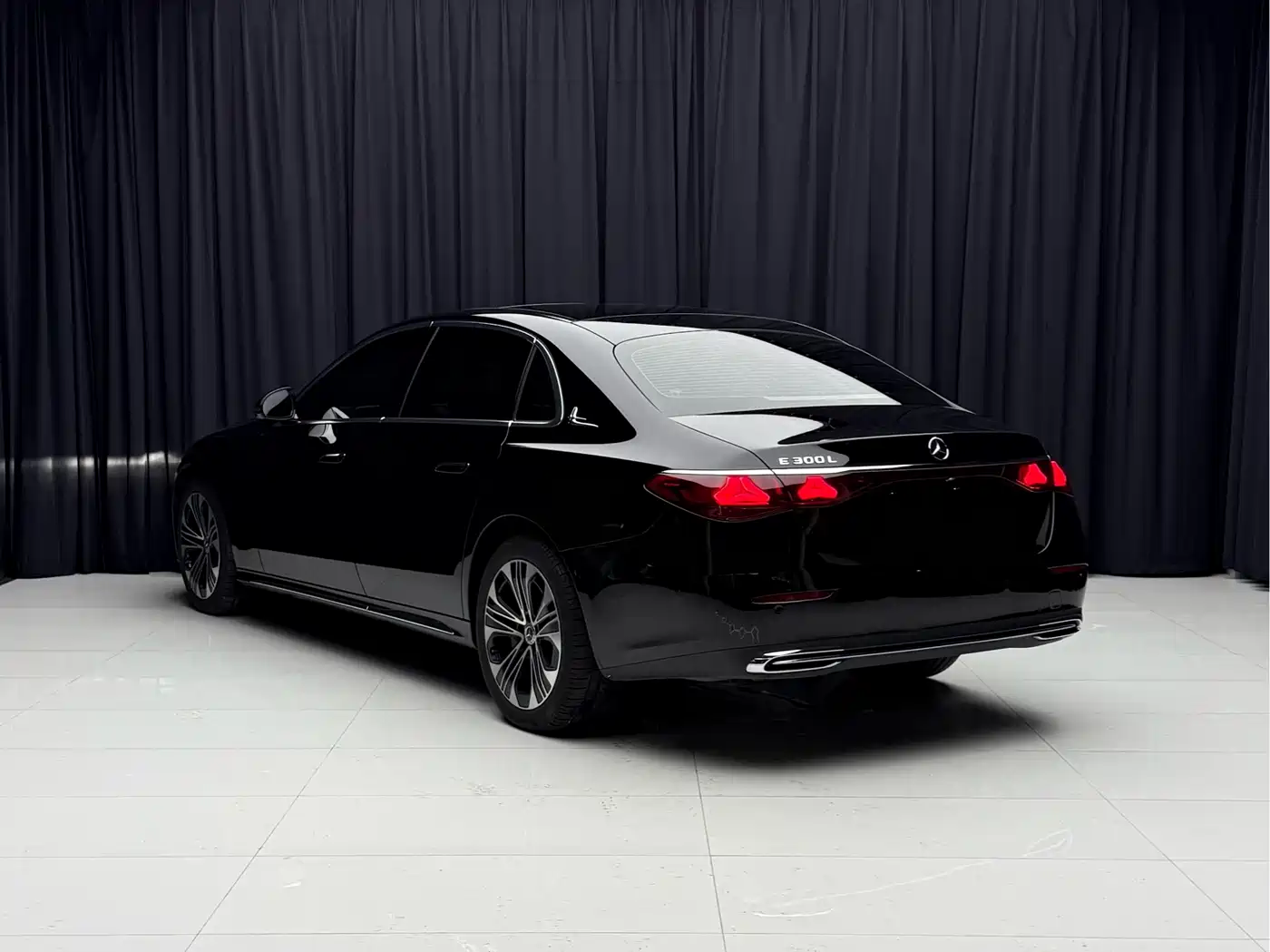 Mercedes-Benz E-Class 2025 E 300 L Luxury фото 4