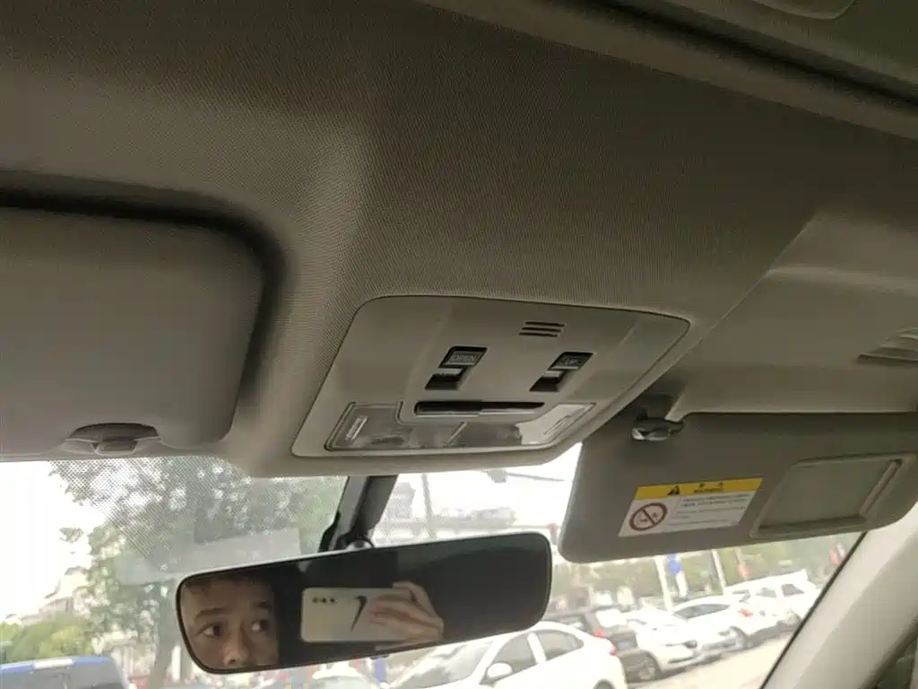 Toyota RAV4 Rongfang 2019 2.0L CVT 2WD Zhishang Edition China VI фото 18