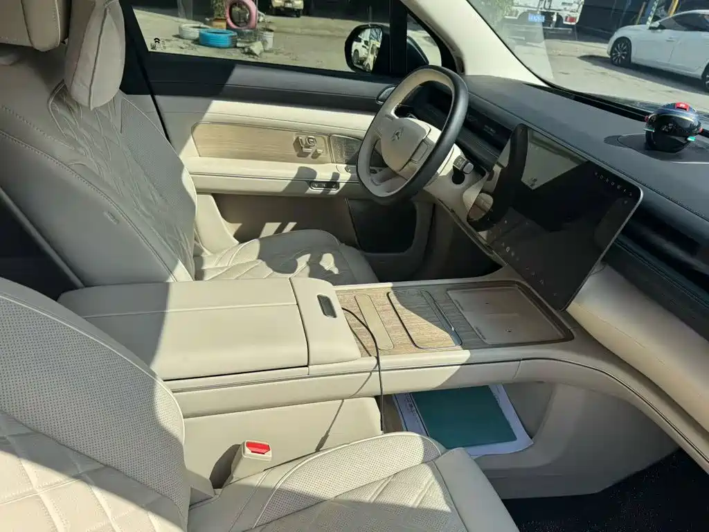 Фото 3 - NIO ES8