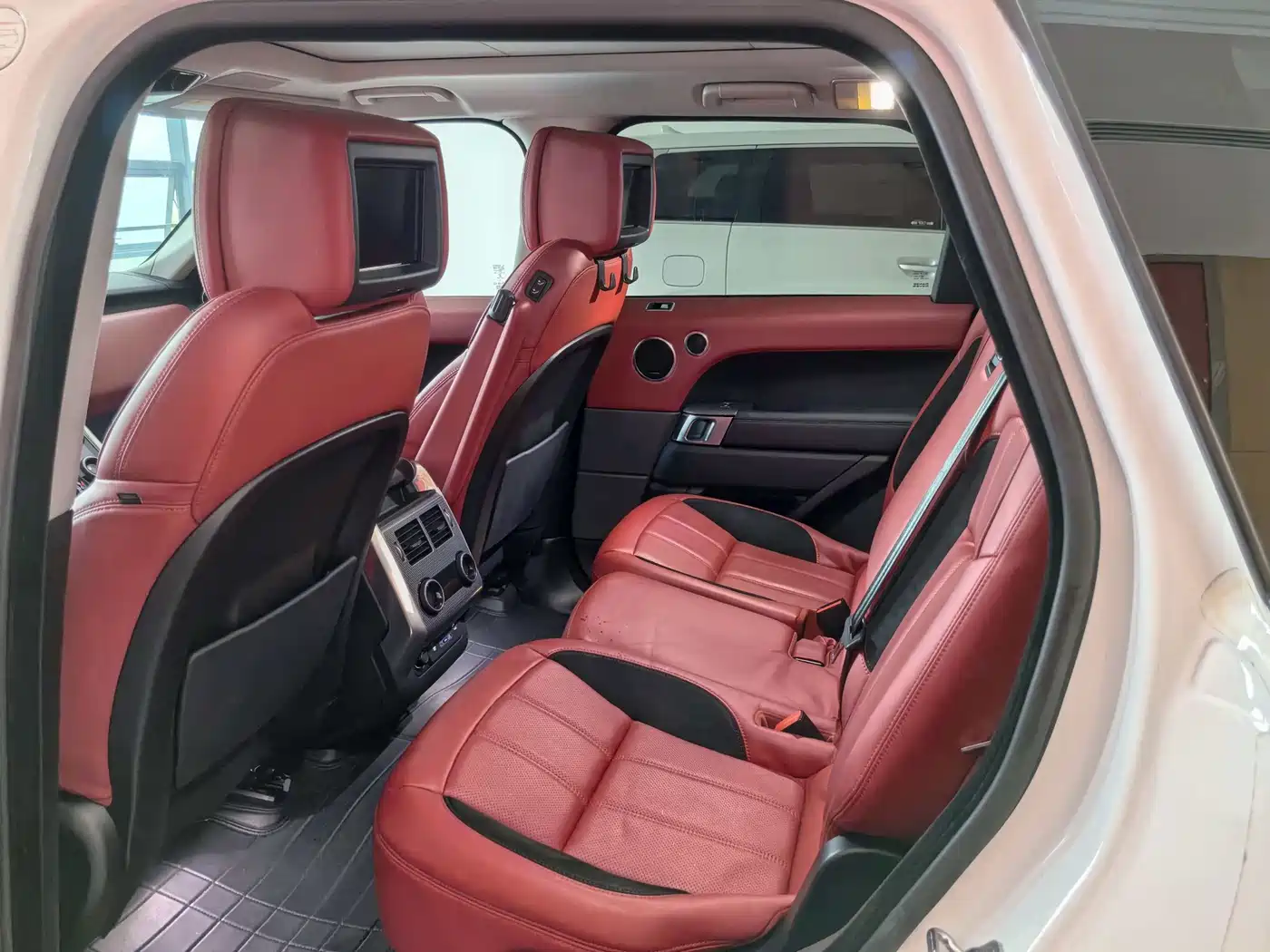 Land Rover Range Rover Sport 2020 3.0 L6 HSE DYNAMIC фото 5