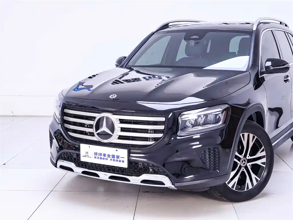 MERCEDES-BENZ GLB