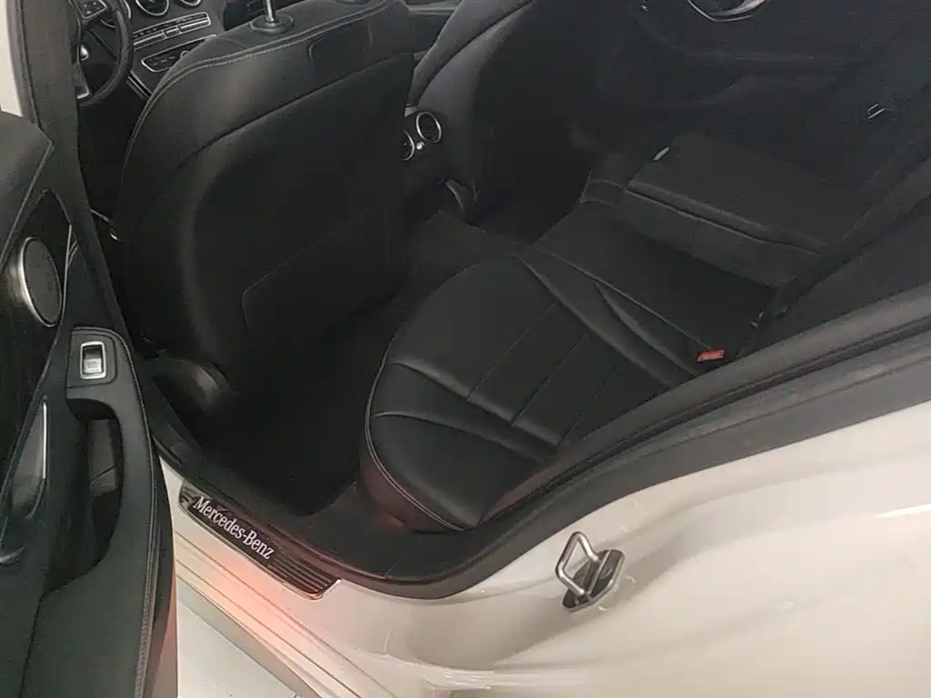 Mercedes-Benz C-Class 2017 Facelift C 200 L 4MATIC Sport Edition фото 17