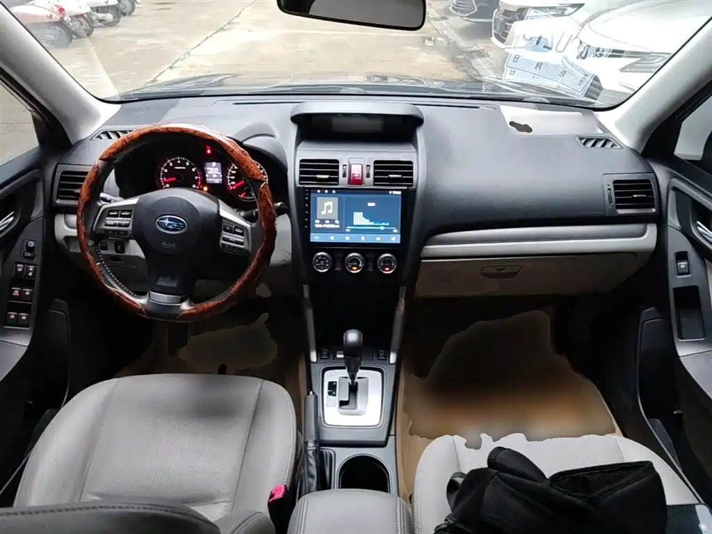 Subaru Forester 2014 2.5i Automatic Elite Edition фото 10