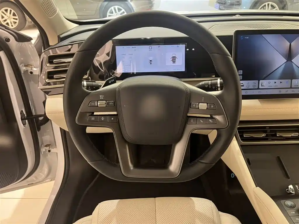 BYD Qin L 2025 DM-i Smart Drive Edition 80KM Leading фото 4