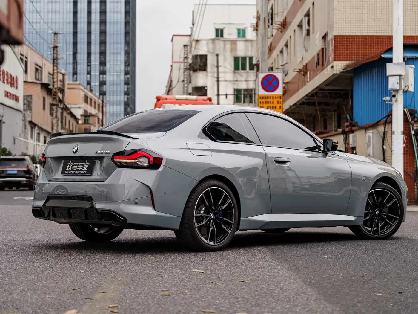 BMW M240I