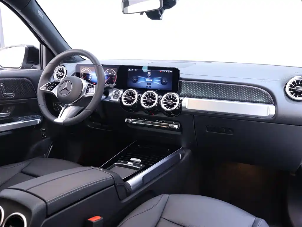 MERCEDES-BENZ GLB