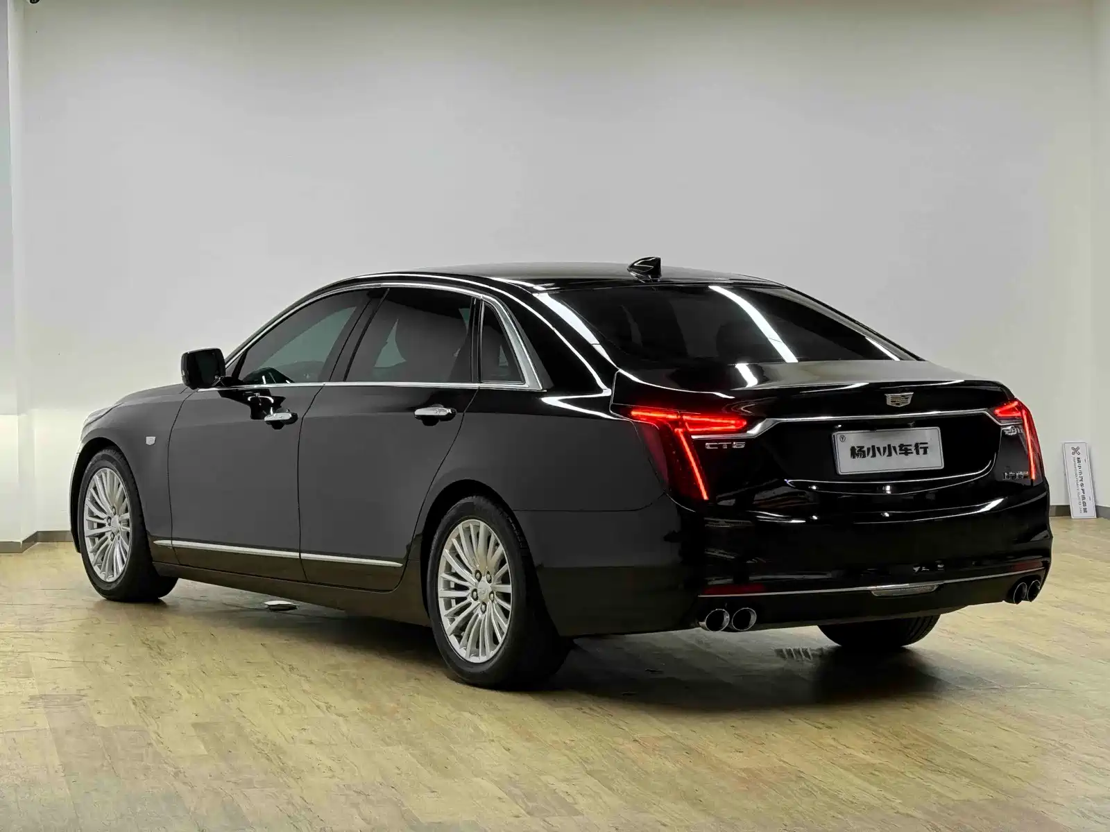 Фото 25 - Cadillac CT6