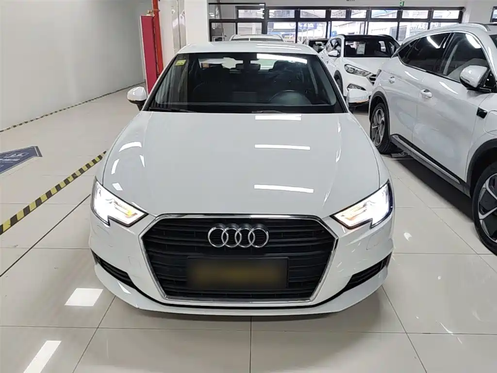 Audi A3 2018 30th Anniversary Sportback 35 TFSI Progressive фото 3