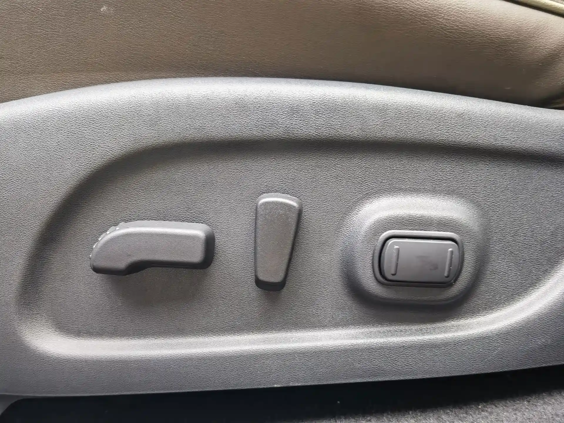 Photo 17 - Infiniti QX60 (Import)