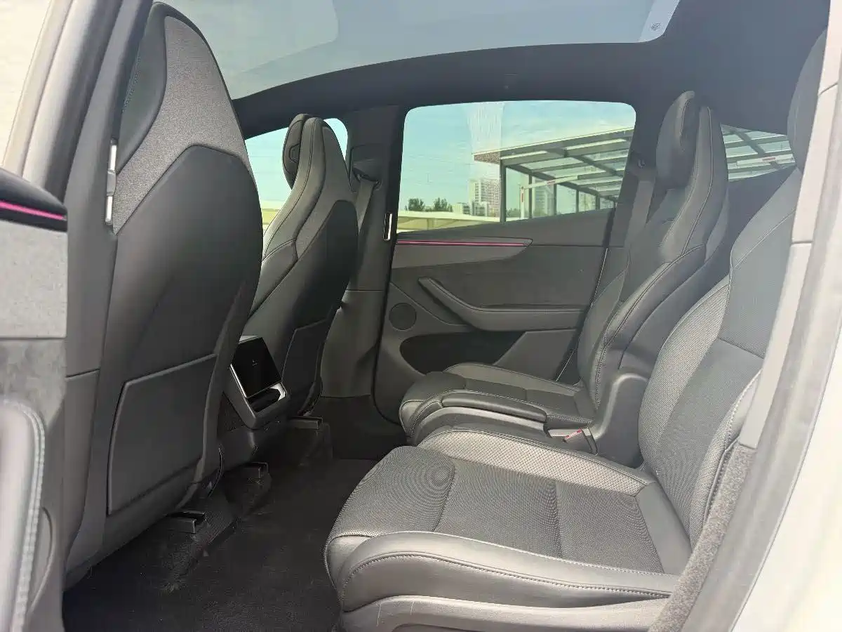 Tesla Model Y L 2025 2025 Facelift Long Range AWD