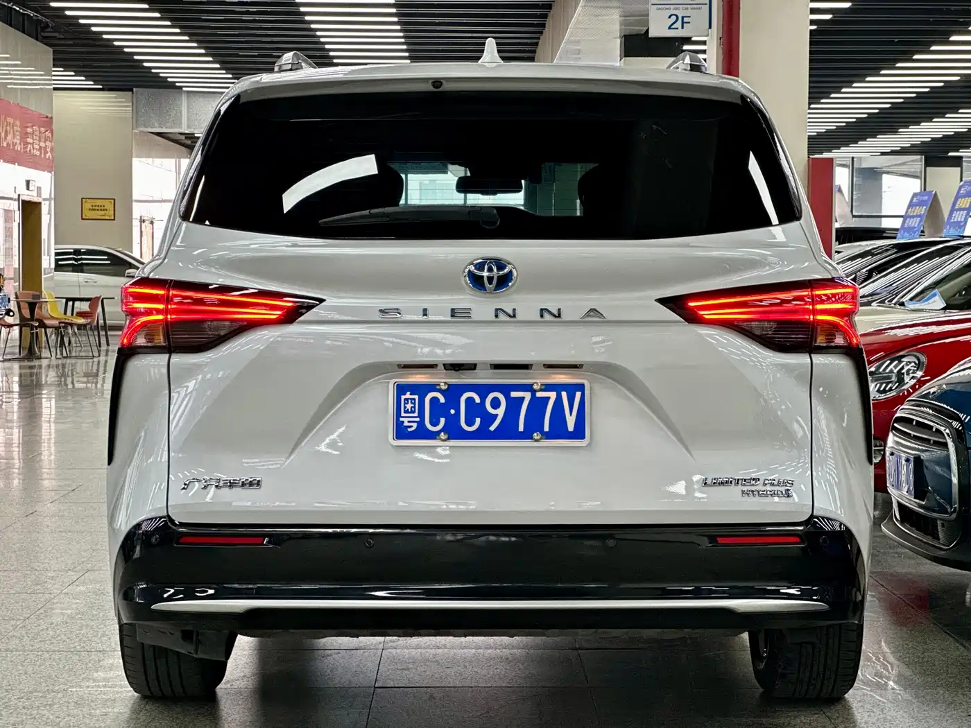 Toyota Sienna 2021 2.5L Hybrid Ultimate Edition фото 19