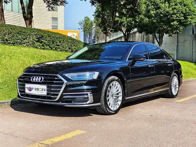 AUDI A8