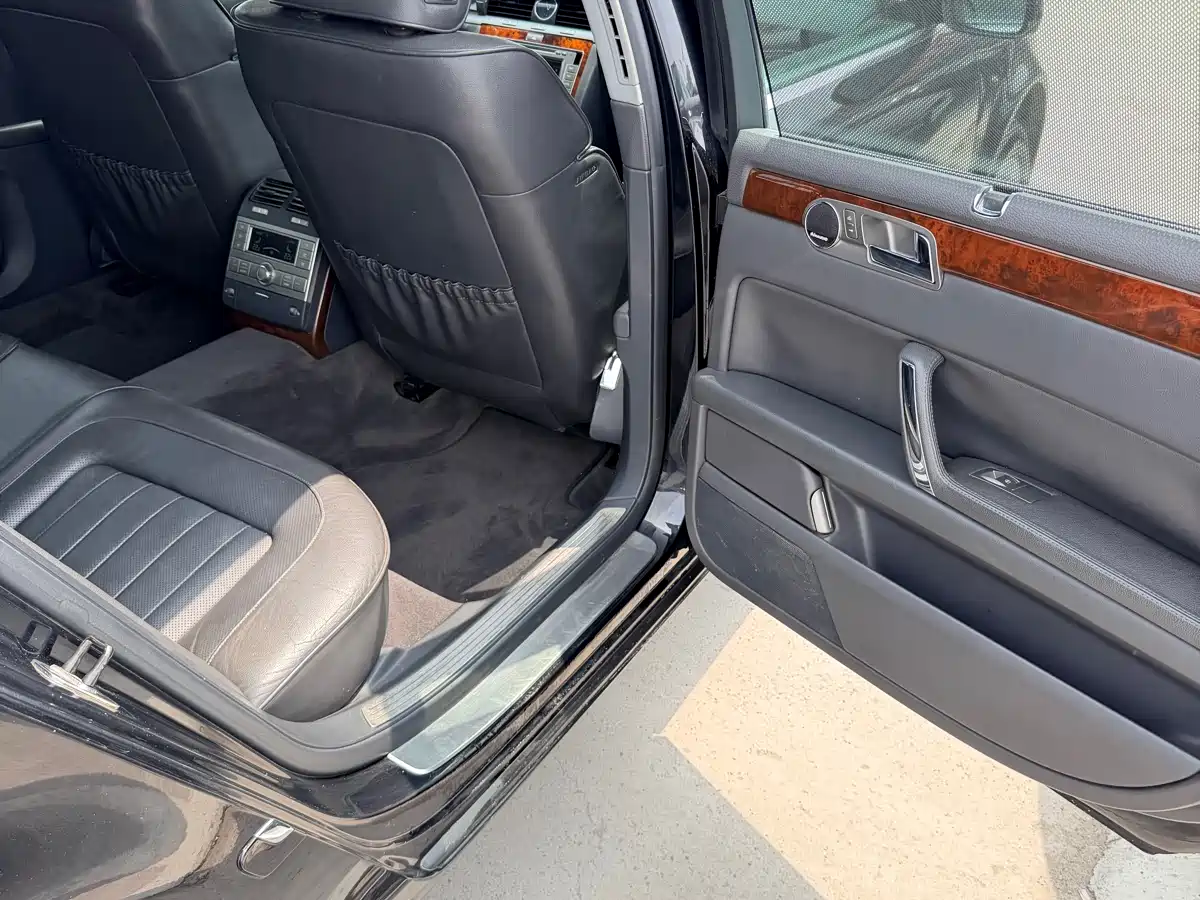Volkswagen Phaeton 2011 3.6L V6 5-Seater Extended Comfort фото 17