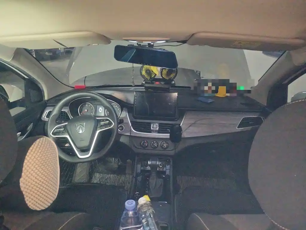 Photo 5 - Baojun 730