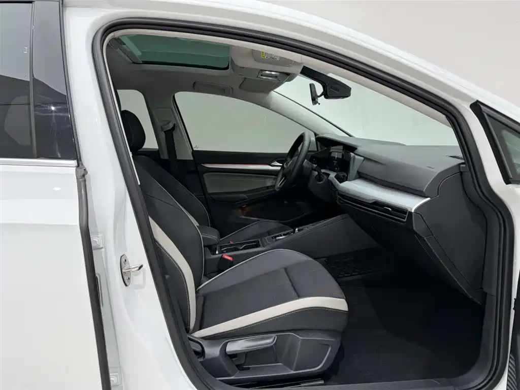 Volkswagen Golf 2023 Facelift 280TSI DSG Pro фото 19