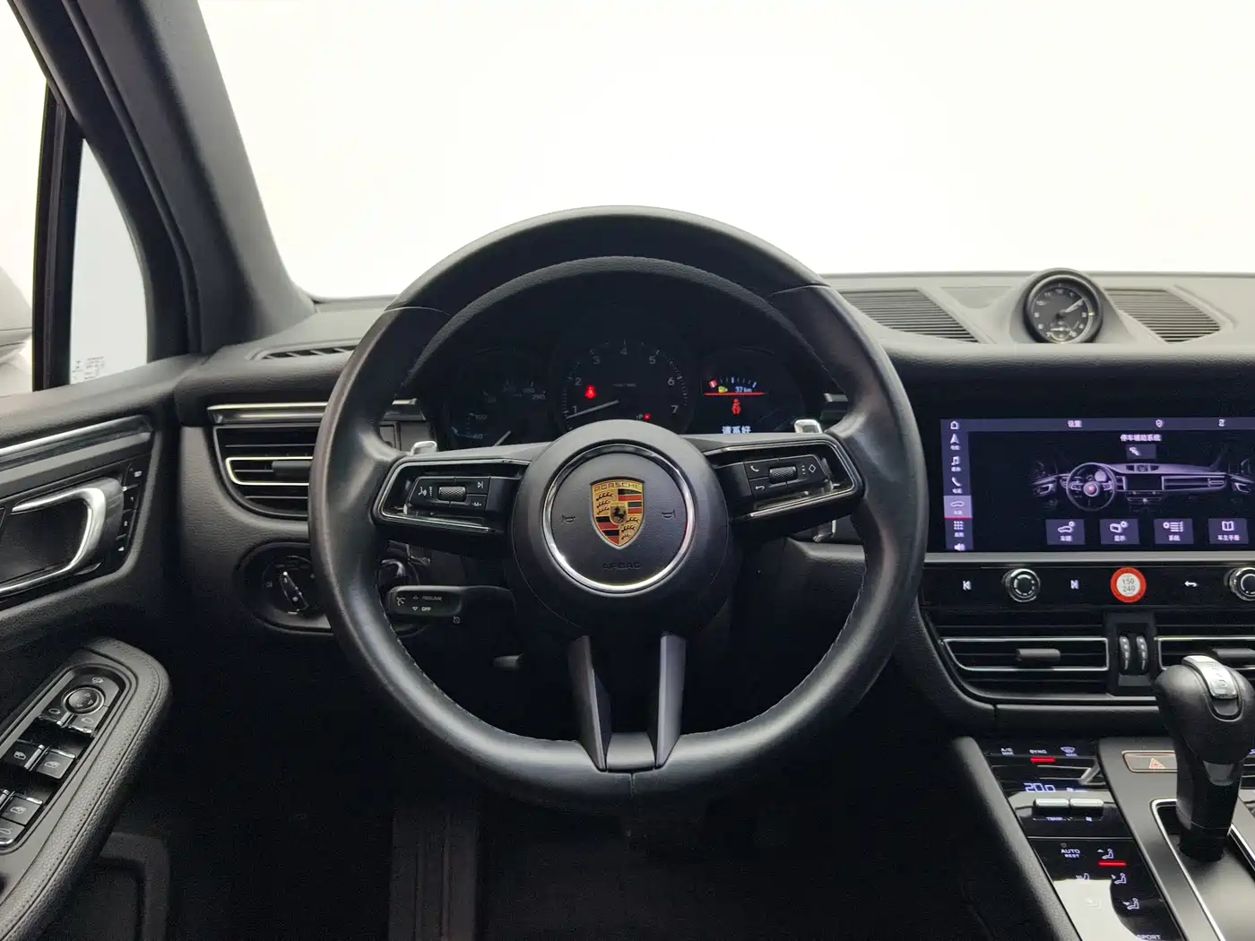 Porsche Macan 2023 Macan 2.0T фото 10