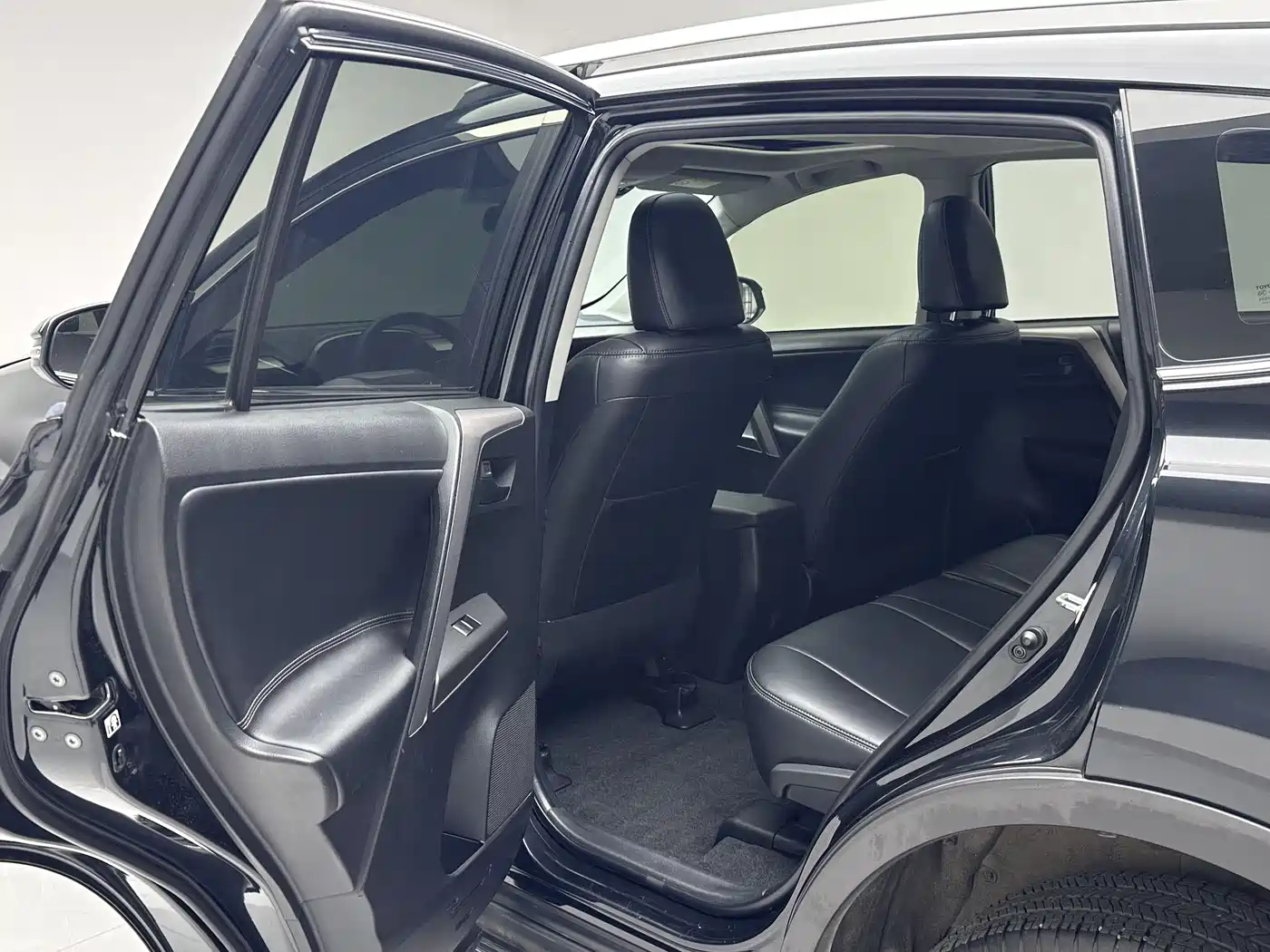 Toyota RAV4 Rongfang 2019 2.0L CVT 2WD Trend Edition China VI фото 10