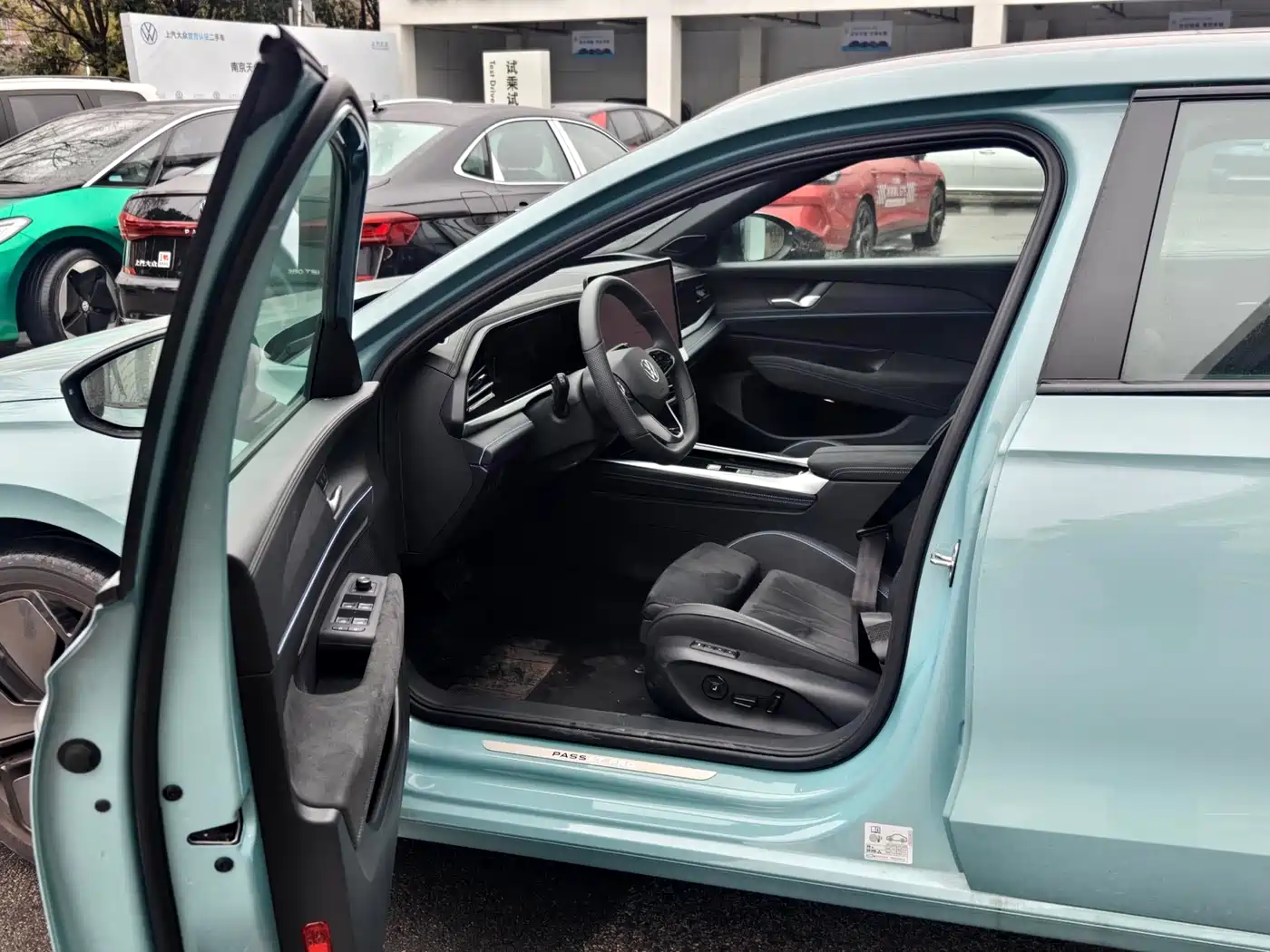 Volkswagen Passat 2025 Model Pro 380TSI Starlight Dragon Premium Edition фото 5