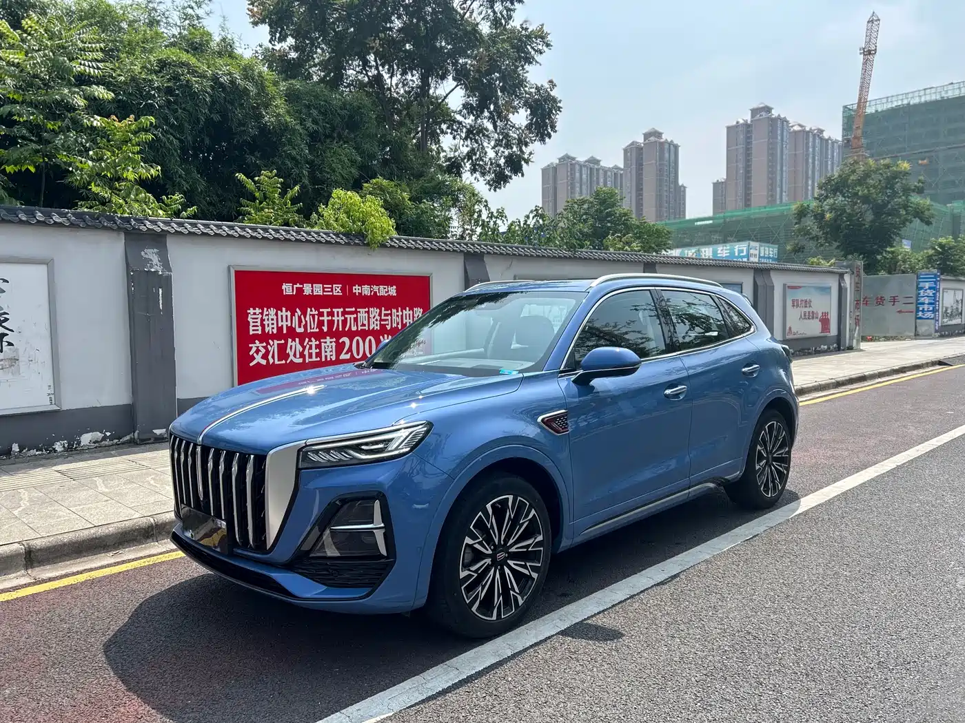 Hongqi HS5 2023 2.0T 4WD Flag Leader Pro фото 3