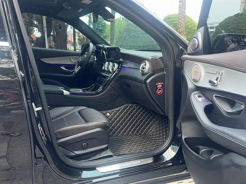 MERCEDES-BENZ GLC