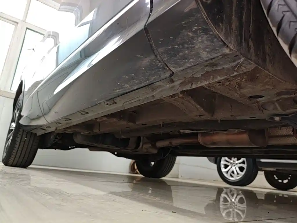 Фото 21 - Roewe RX5