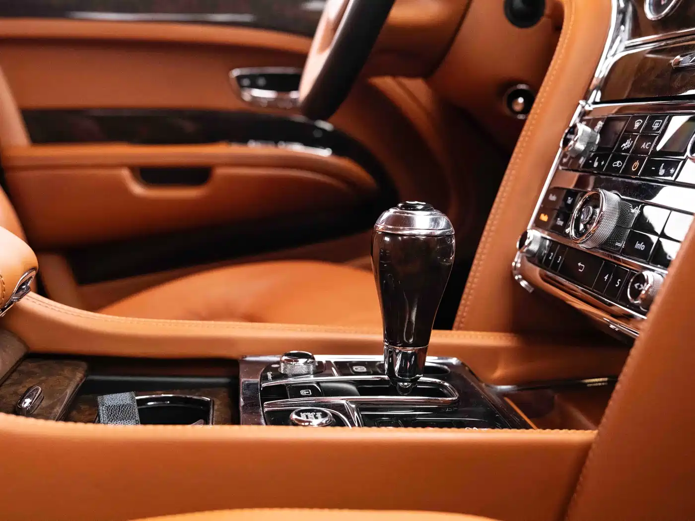 Bentley Mulsanne 2011 6.8T Luxury Edition фото 25