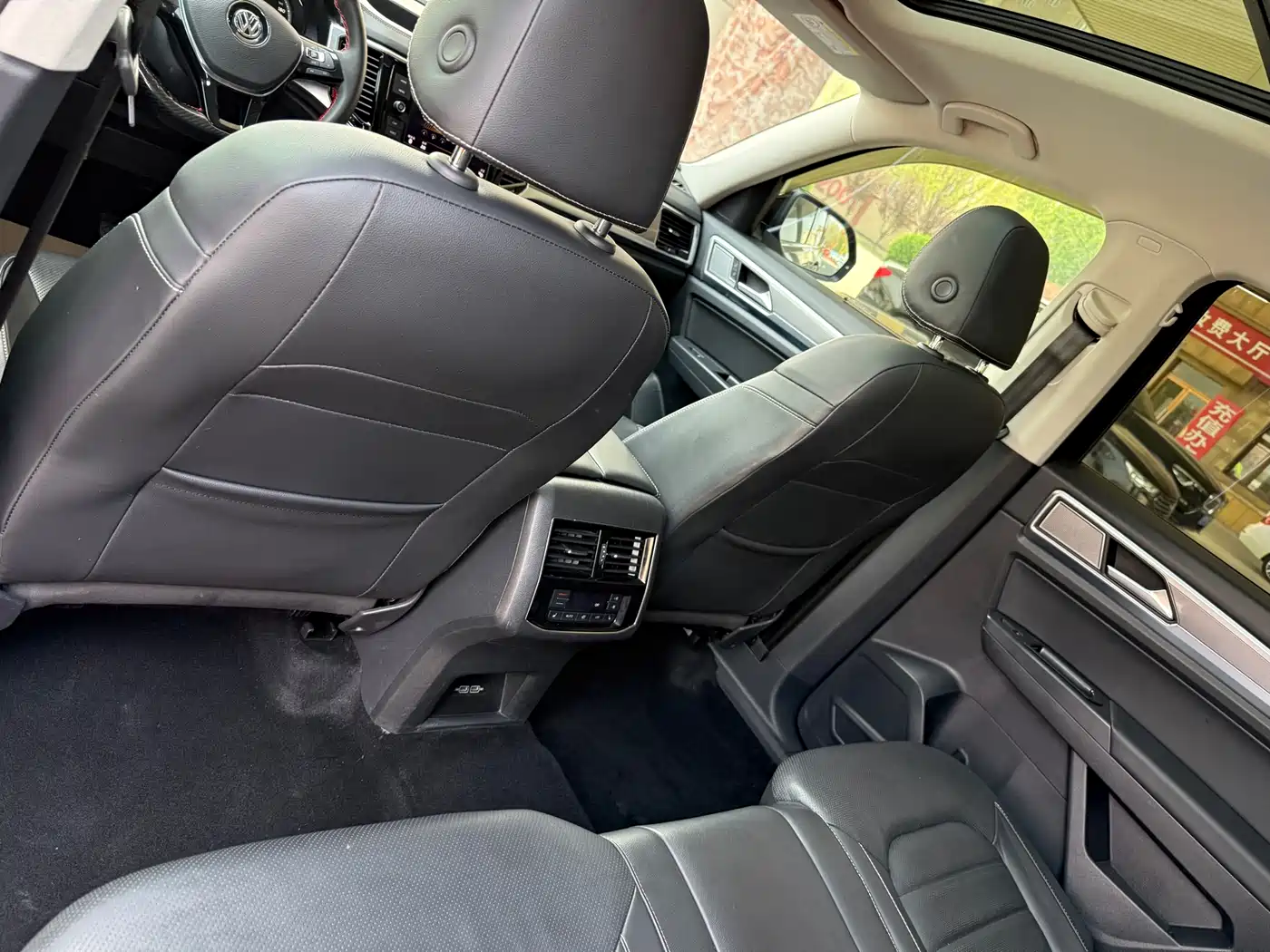 Volkswagen Teramont 2019 380TSI 4WD Luxury Edition China VI фото 14