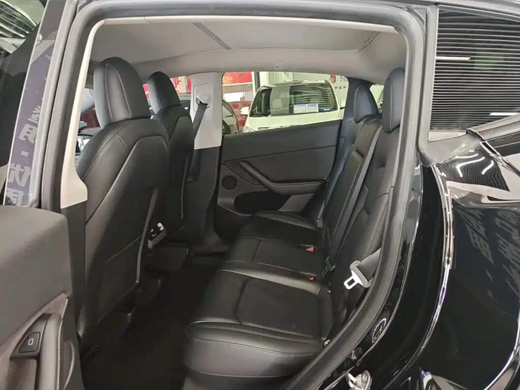 Фото 17 - Tesla Model Y