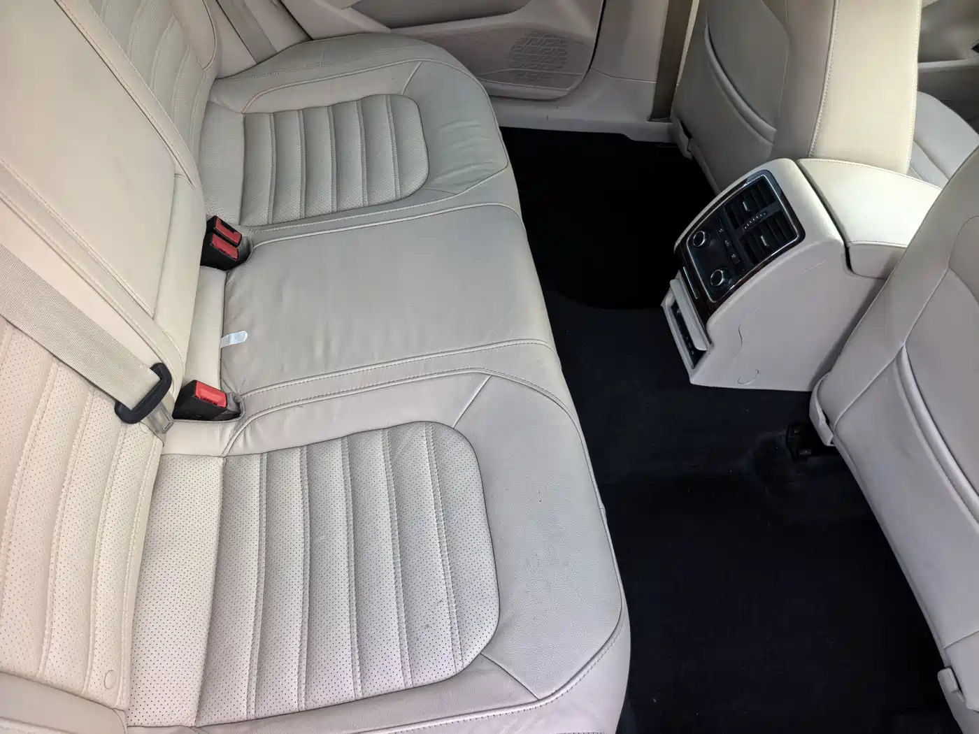 Volkswagen Passat 2013 1.8TSI DSG Yuzun фото 8