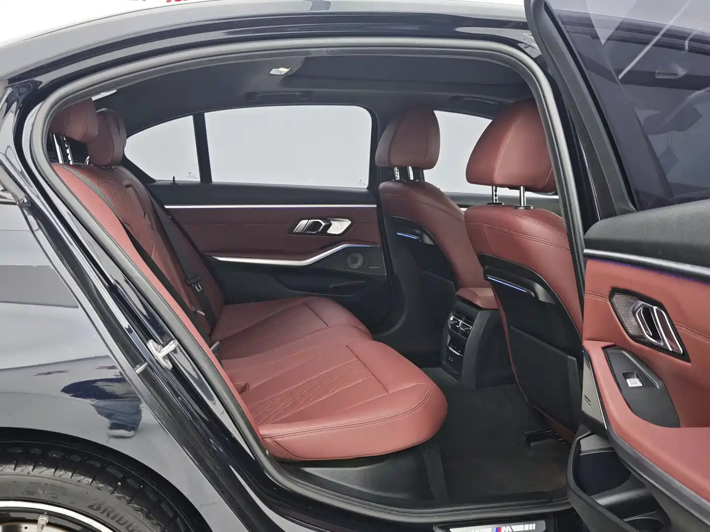 BMW 3 Series 2022 325Li M Sport Shadow Edition фото 12