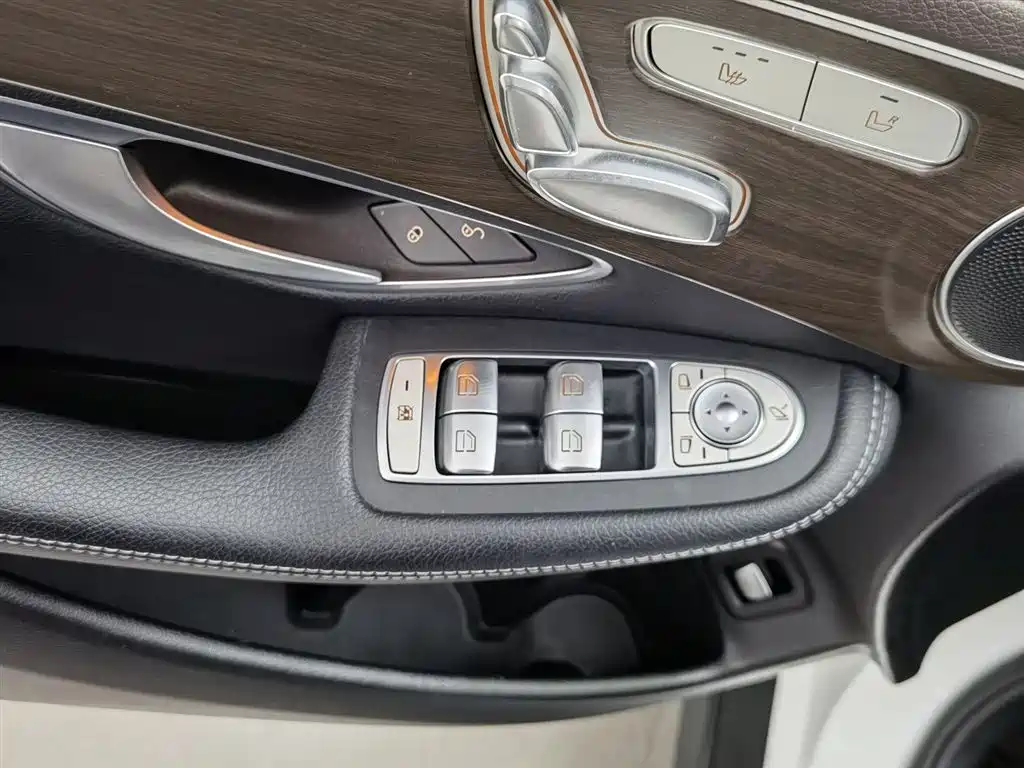 Mercedes-Benz GLC 2021 GLC 260 L 4MATIC Sporty фото 9