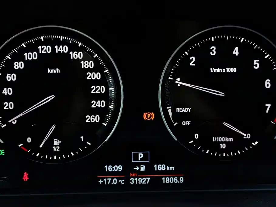 BMW 2 Series Gran Tourer 2019 220i Leading фото 24