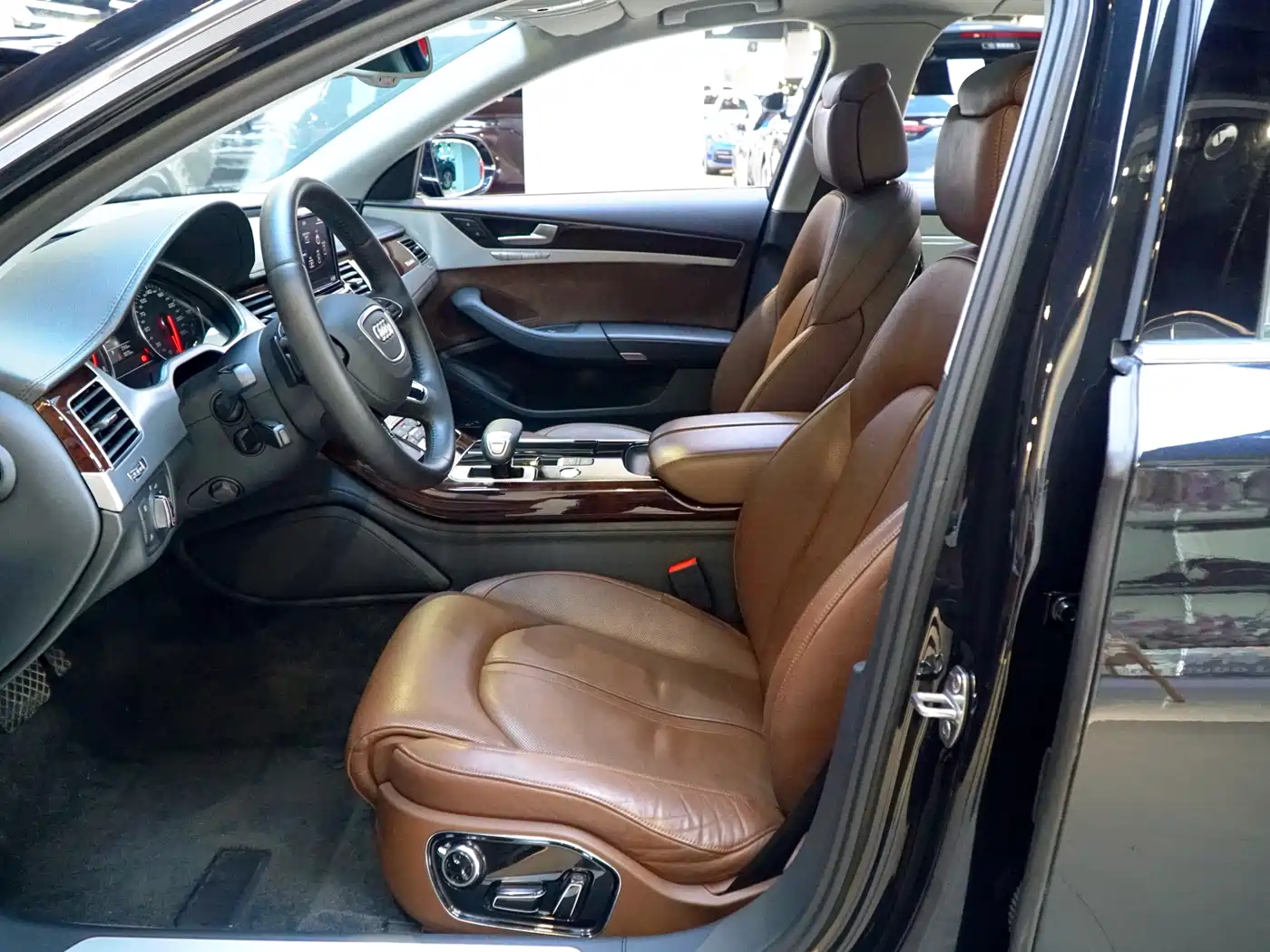 Audi A8 2012 A8L 45 TFSI quattro Luxury фото 8
