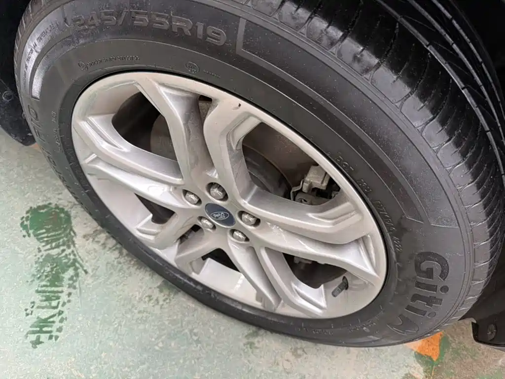 Фото 22 - Ford Edge