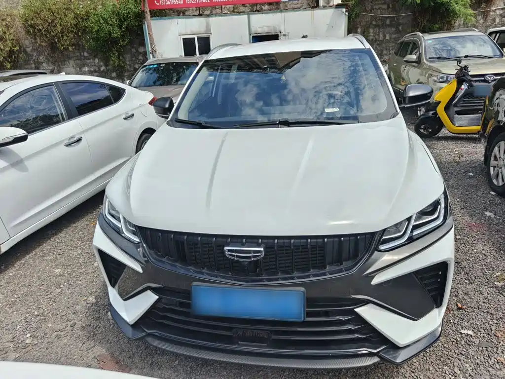 Фото 3 - Geely Binyue