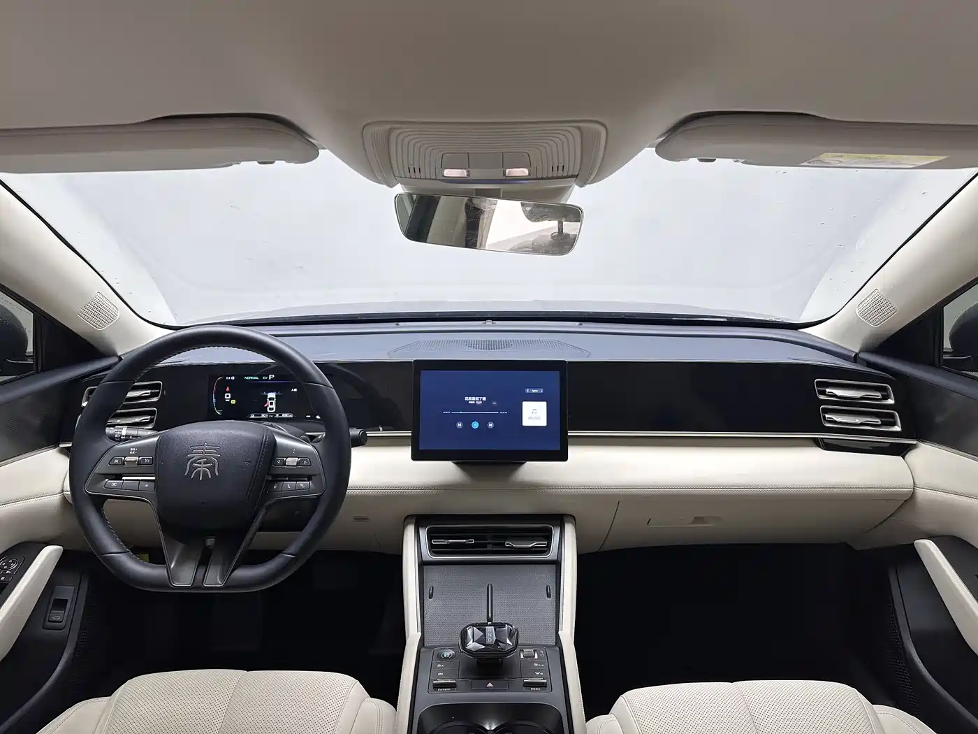 BYD Qin L 2024 DM-i 80KM Leading Edition фото 13