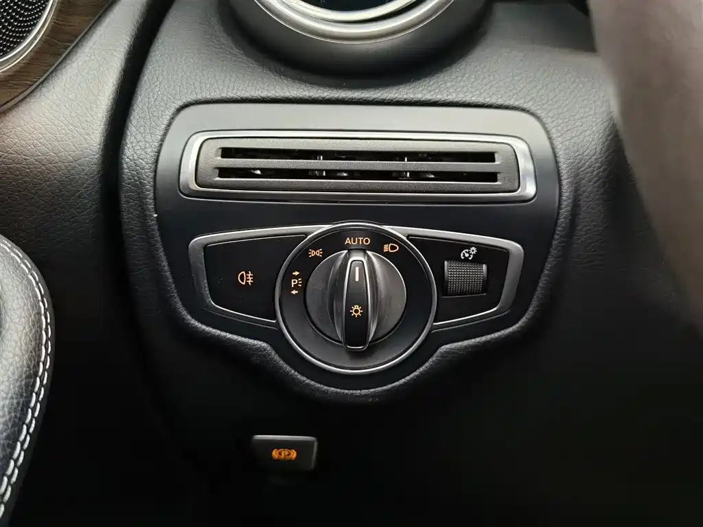 Mercedes-Benz GLC 2021 GLC 260 L 4MATIC Sporty фото 21