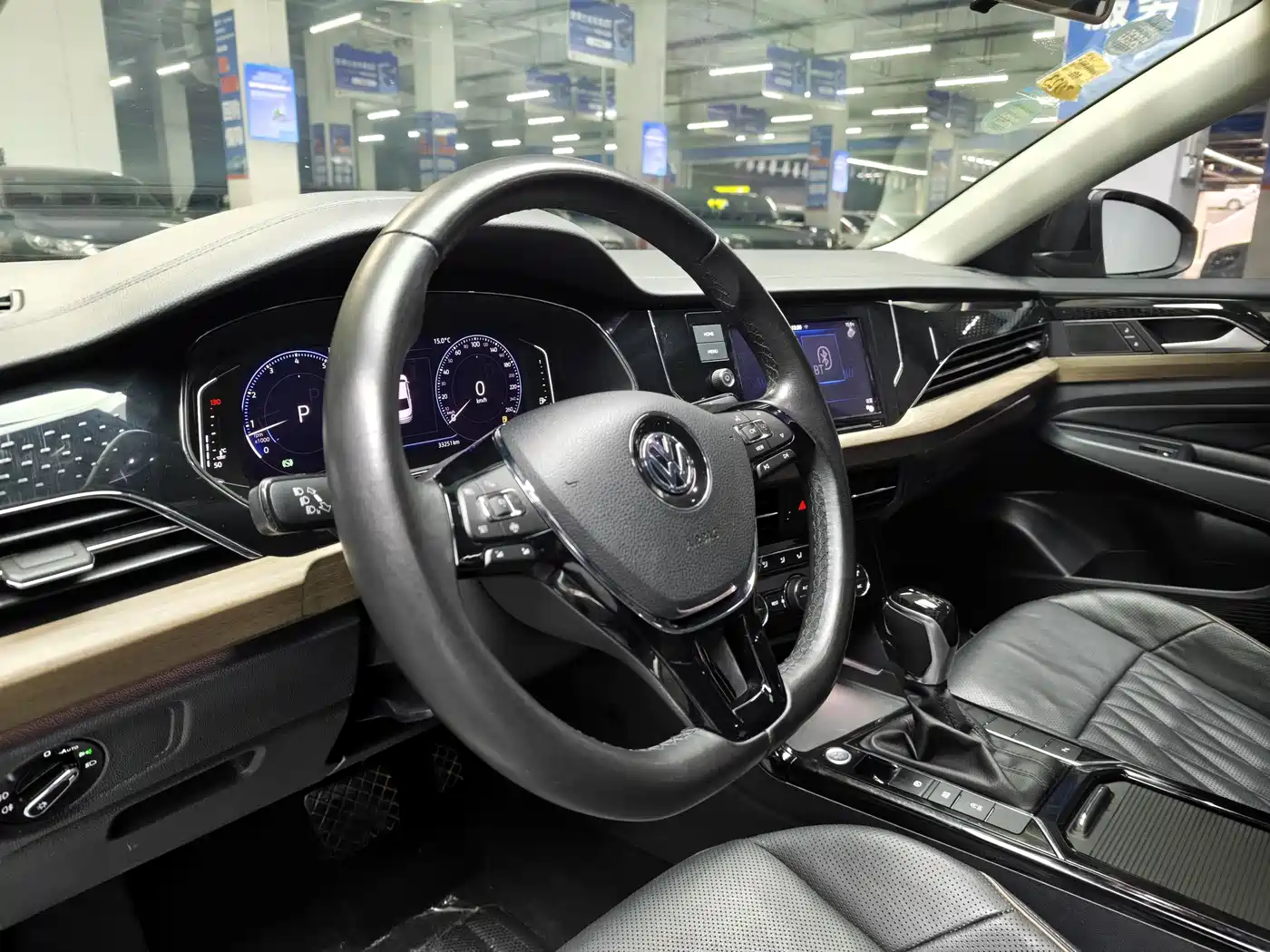 Volkswagen Passat 2019 330TSI Luxury Edition China VI фото 8