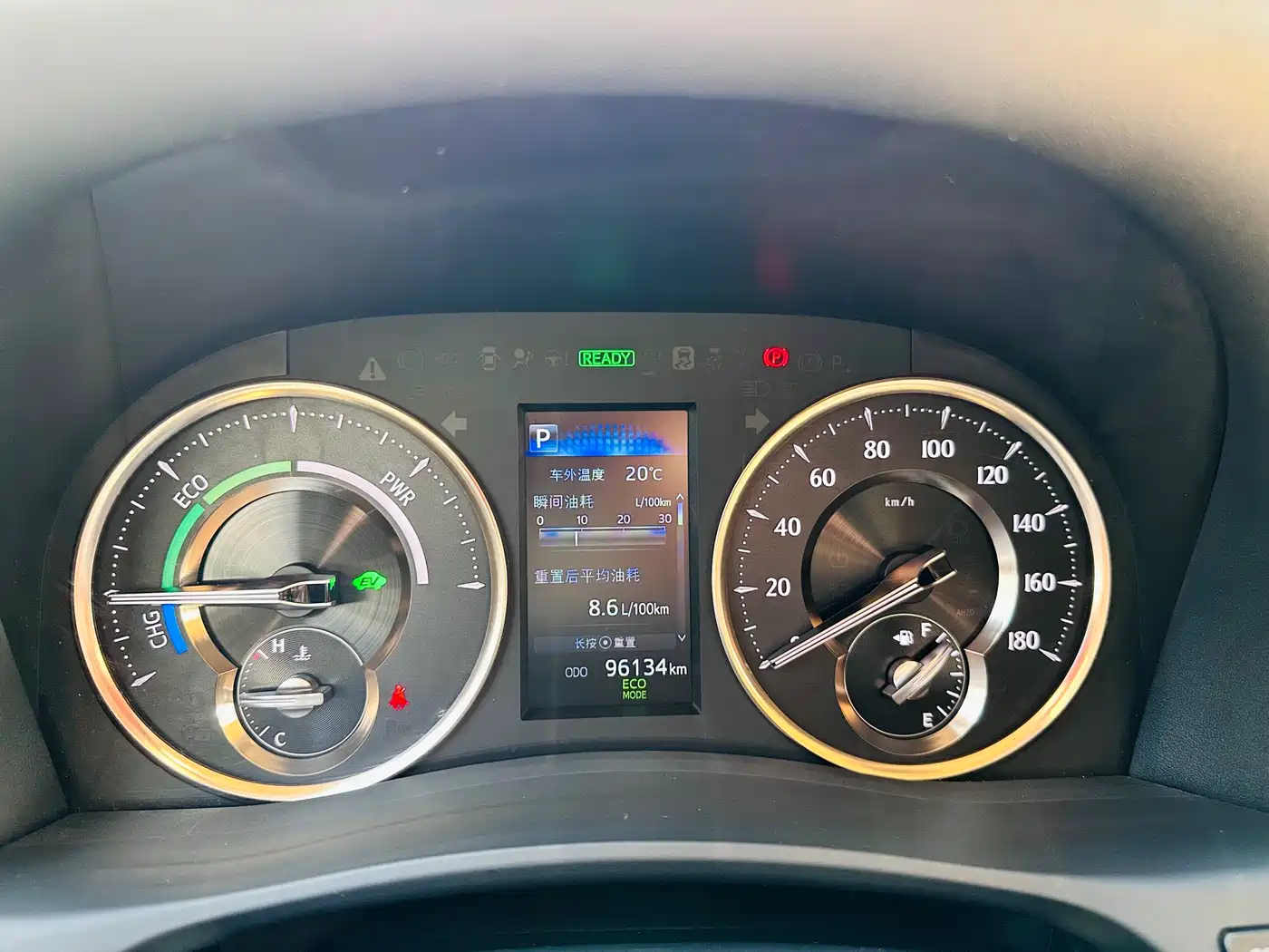 Toyota Alphard 2021 Hybrid 2.5L Luxury фото 17